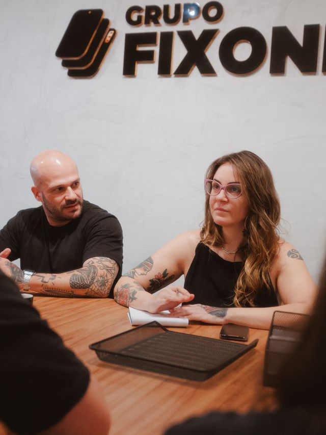 Equipe da Fix Online em reunião